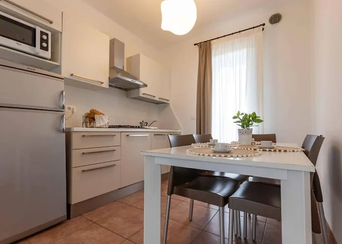 Appartement Cozy Flat In A With Swimming Pool *