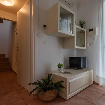 Apartman Cozy Flat In A With Swimming Pool *