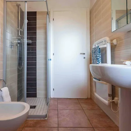 Cozy Flat In A With Swimming Pool Apartman